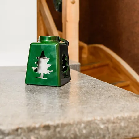 Chałubińskiego 22c Kwatera prywatna *