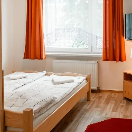 Chałubińskiego 22c